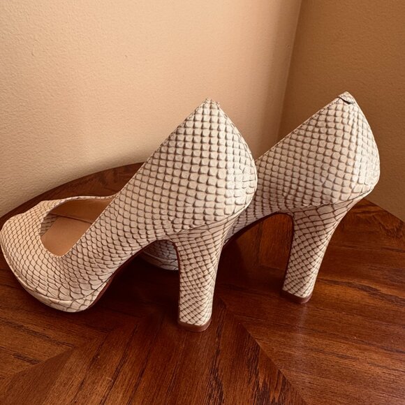 Cole Haan Gold Tanya Python Print Pumps Size 8 - Picture 2 of 9